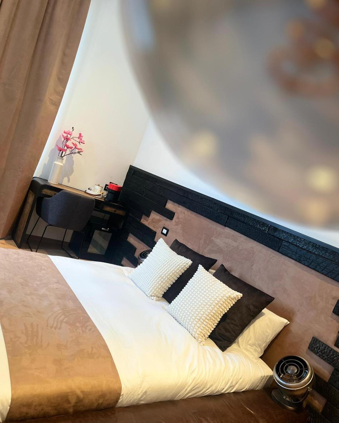 White Castle - Charleroi Airport Bed & Breakfast Стая снимка